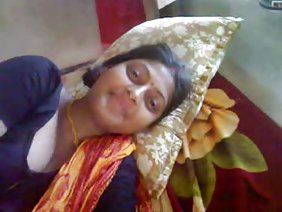 उन्होंने होम पोर्न में अपने बिस्तर पर बच्चे को बाल कटवाने से ले लिया