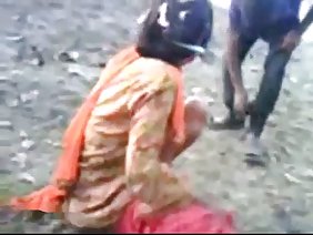 Moloduha चूसने डिक बेकार है और यह उसे बिल्ली अश्लील में हो जाता है