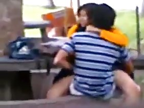 मोज़ा में रूसी आदमी स्ट्रैपआन अश्लील fucks