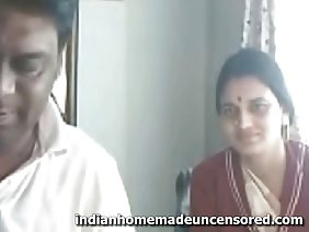 Pyshechka ने एक नीग्रो को चूसा और उसकी बड़ी काली अकड़ का फायदा उठाया। अश्लील