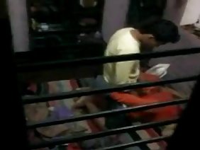 श्यामला आकर्षक एक वयस्क वयस्क डिक licks
