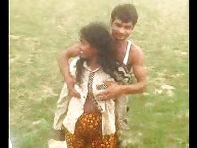 खूबसूरत कुतिया डिक पोर्न पर शीर्ष सवारी