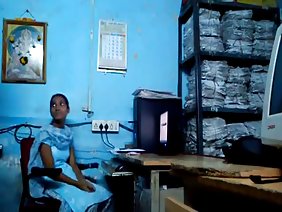 एक बुजुर्ग व्यक्ति ने एक युवा लड़की के साथ अपने अनुभव को साझा किया