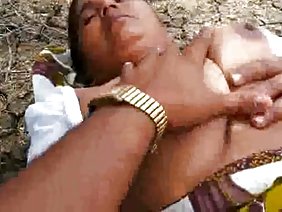 पिता ने एक प्यारी पोर्न चूत में 18 साल की सौतेली बेटी की चुदाई की